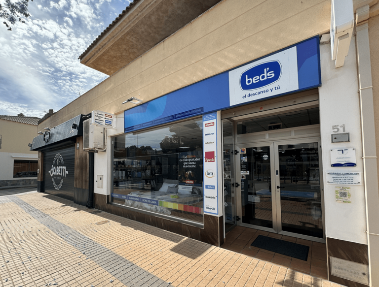 fachada tiendas beds los belones 768x583