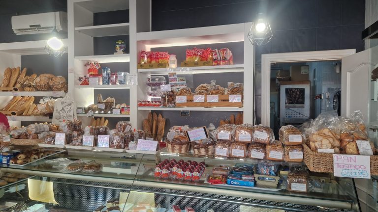 panaderia confiteria el guitarrilla los belones 3 768x432