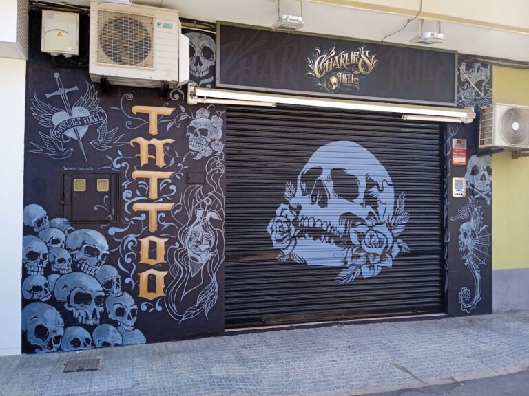 fachada charlies hell tattoo 768x576