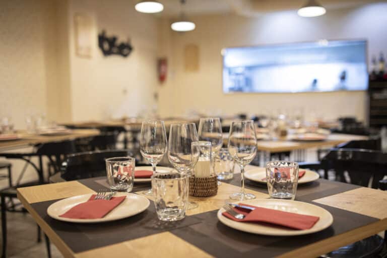 Trattoria Via Romana interior 768x512
