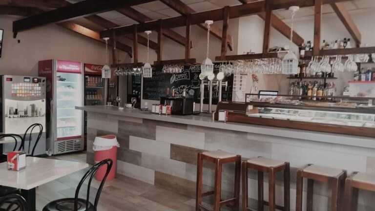 cafe bar el tato interior 1 768x432