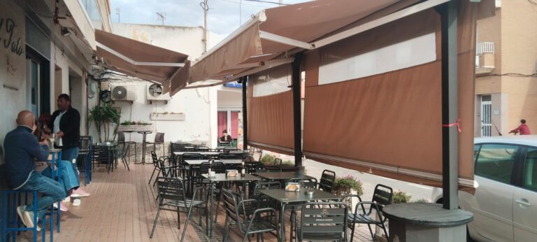 cafe bar el tato terraza 768x346