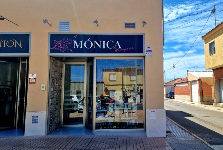 peluqueria monica fachada 768x516