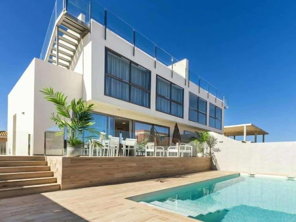 dónde dormir en Los Belones. Villa con piscina