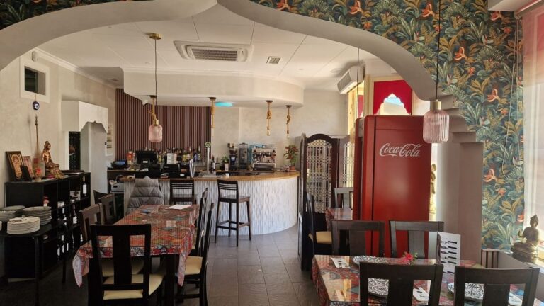 paras indian restaurant los belones interior 3 768x432